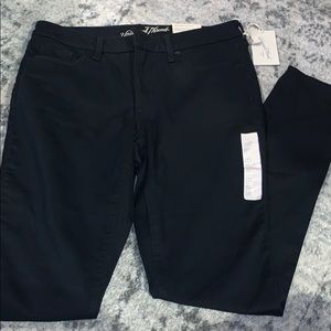 black mid rise BRAND NEW jeans!!!
